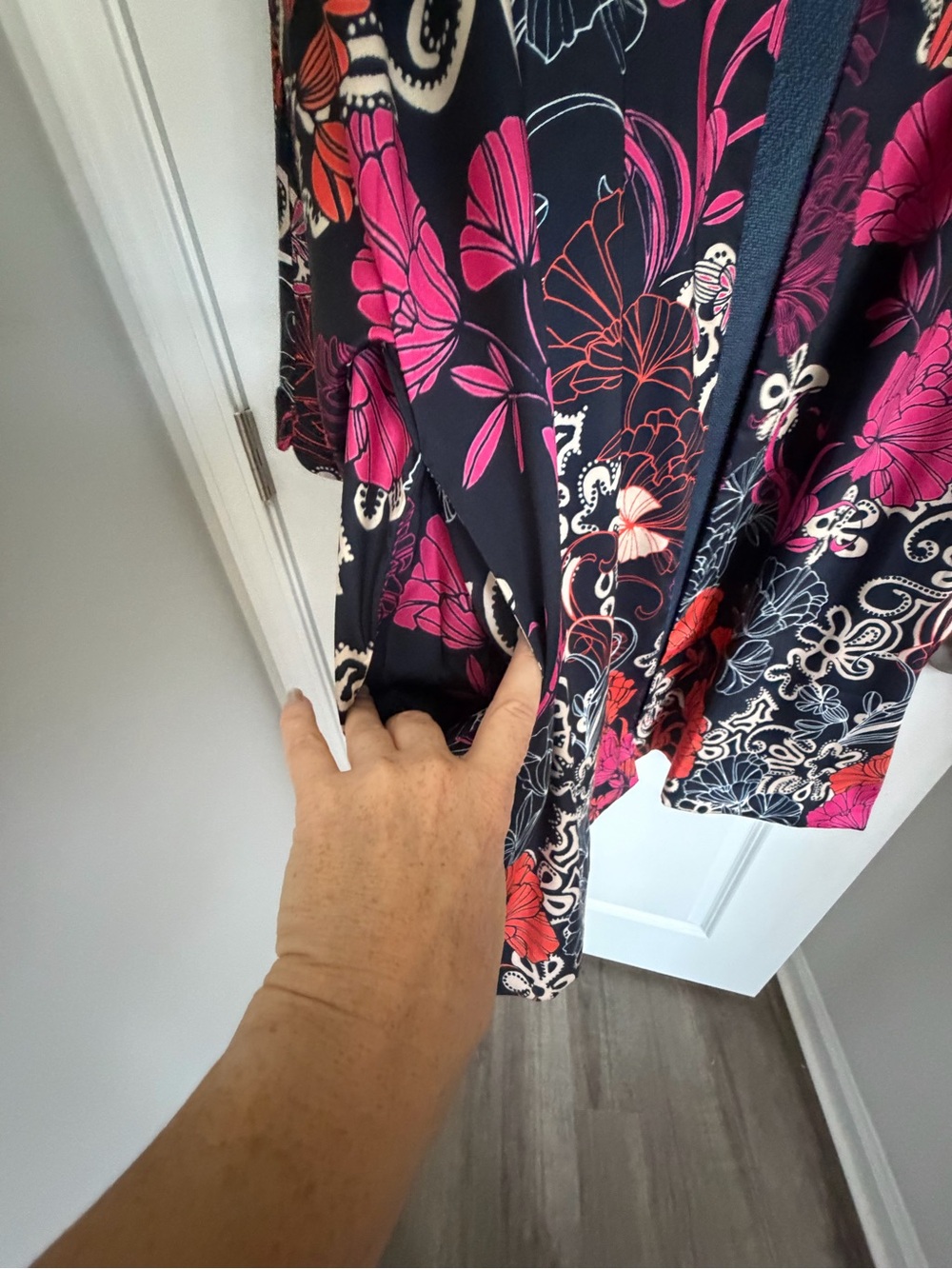 CHICOS NWOTFloral Kimono Robe - Navy with Pink & Orange Accents - Picture 4 of 7